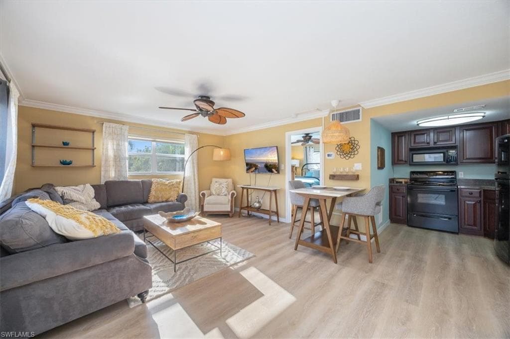780 10th Ave S 24, Naples, FL 34102-4
