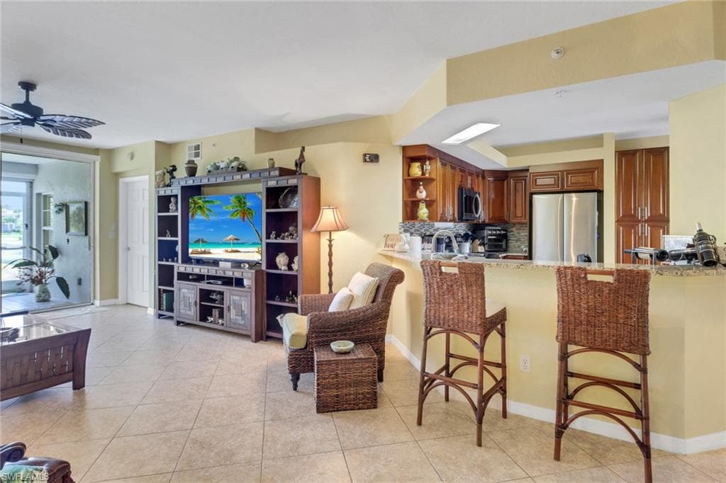 6940 Satinleaf Rd N 102, Naples, FL 34109-4