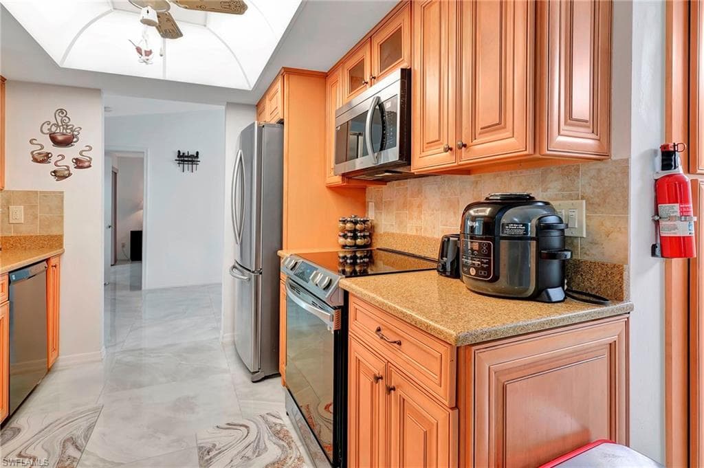 2216 8th Ter, Cape Coral, FL 33990-12