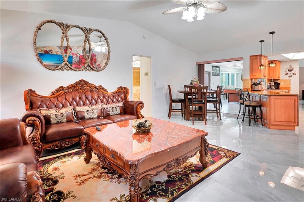 2216 8th Ter, Cape Coral, FL 33990-18