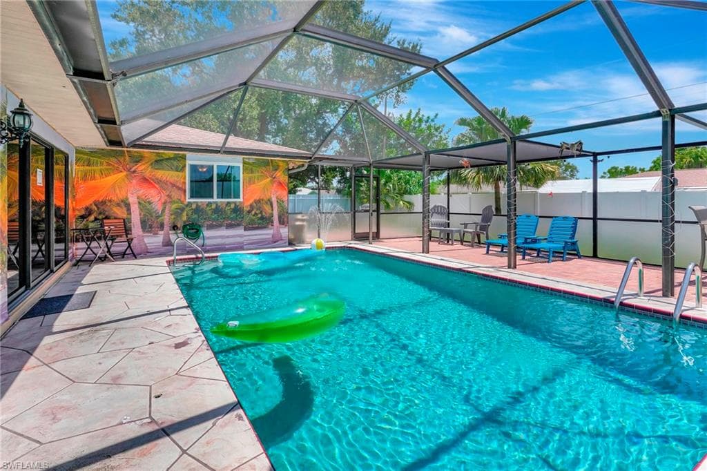 2216 8th Ter, Cape Coral, FL 33990-3