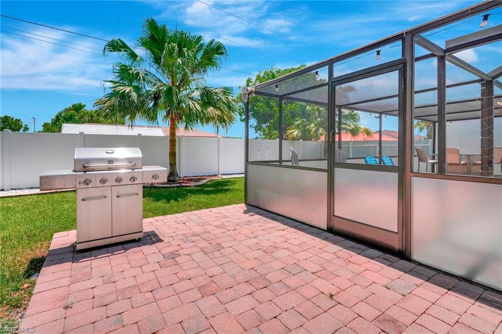 2216 8th Ter, Cape Coral, FL 33990-47
