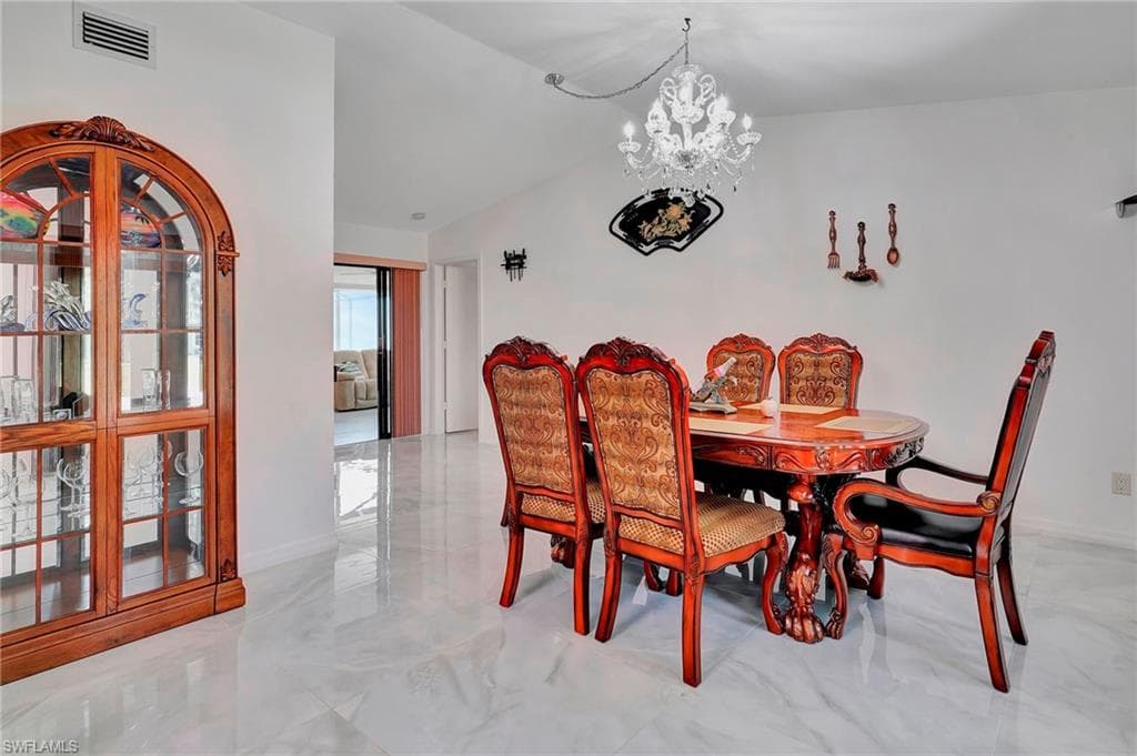 2216 8th Ter, Cape Coral, FL 33990-7
