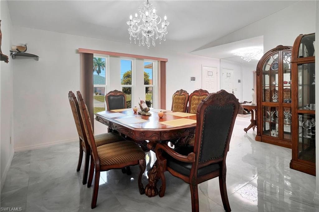 2216 8th Ter, Cape Coral, FL 33990-8