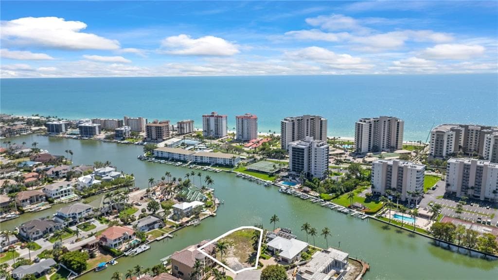 140 Flamingo Ave, Naples, FL 34108-1