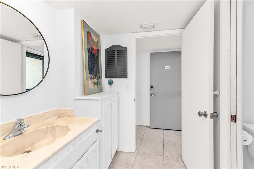 1085 Bald Eagle Dr F209, Marco Island, FL 34145-17