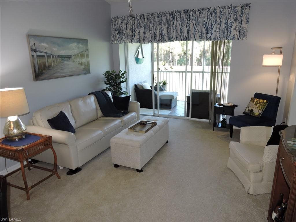 2915 Cypress Trace Cir 204, Naples, FL 34119-10