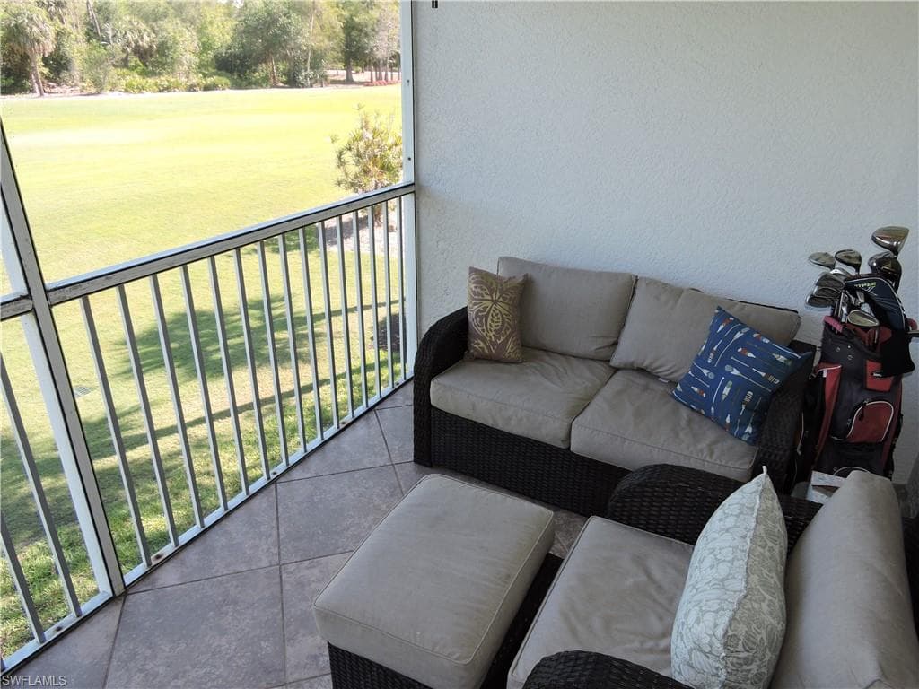 2915 Cypress Trace Cir 204, Naples, FL 34119-19