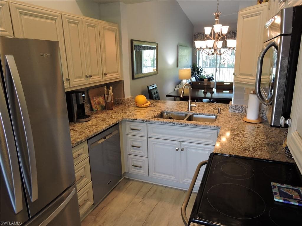 2915 Cypress Trace Cir 204, Naples, FL 34119-4