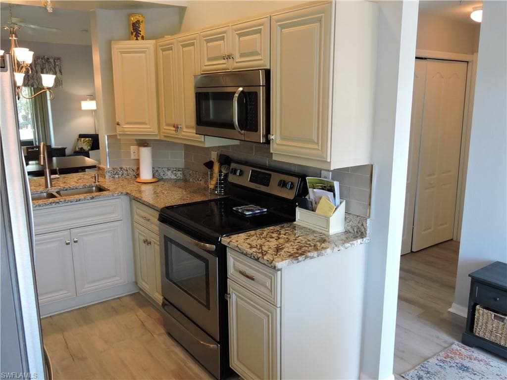 2915 Cypress Trace Cir 204, Naples, FL 34119-5