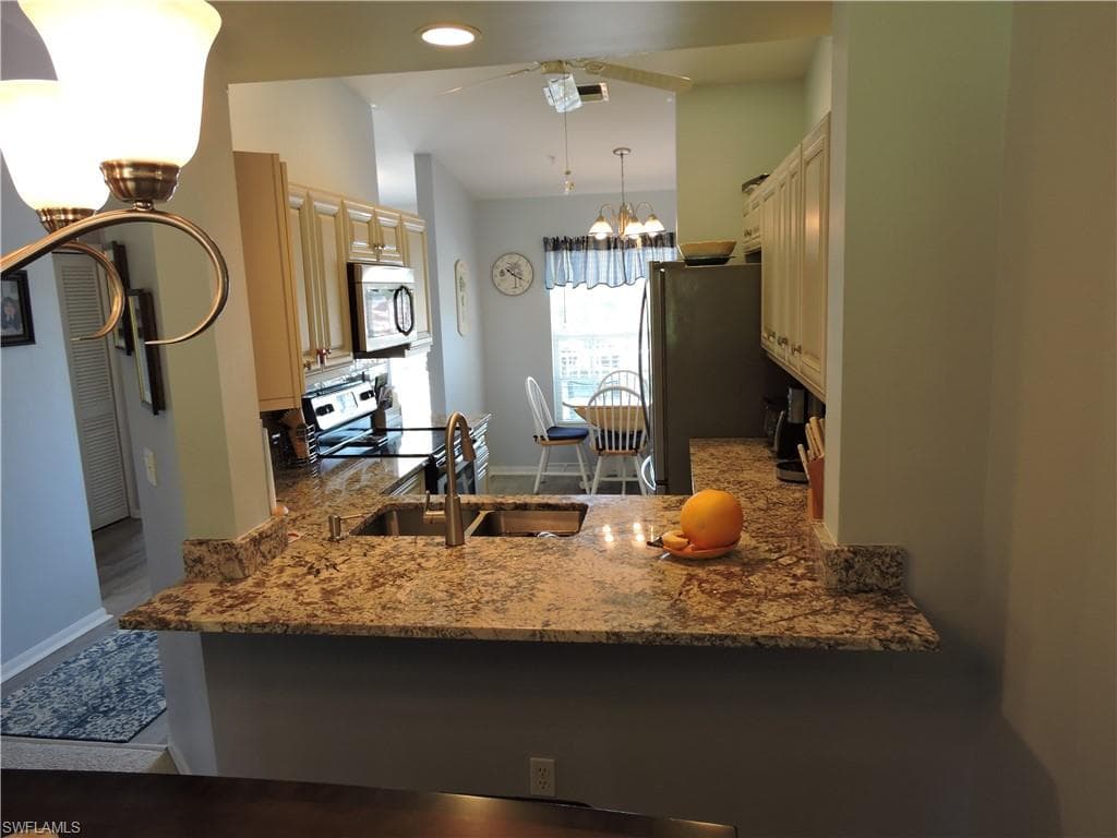 2915 Cypress Trace Cir 204, Naples, FL 34119-6