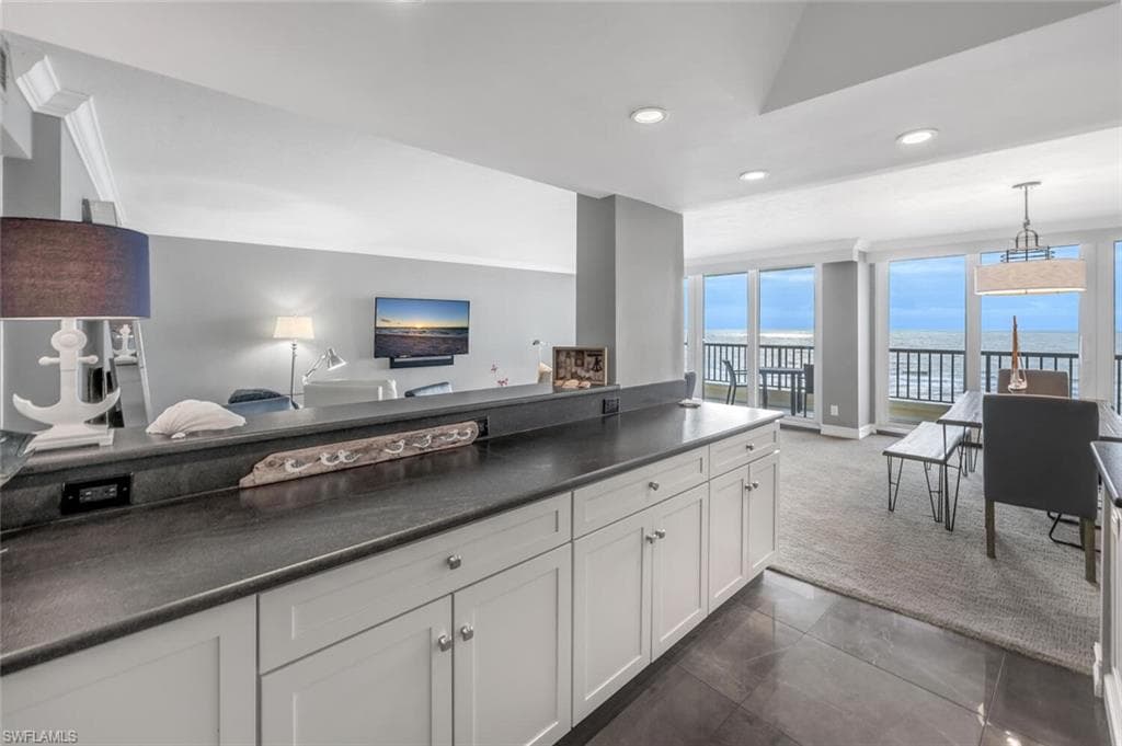 2381 Gulf Shore Blvd N 503, Naples, FL 34103-18