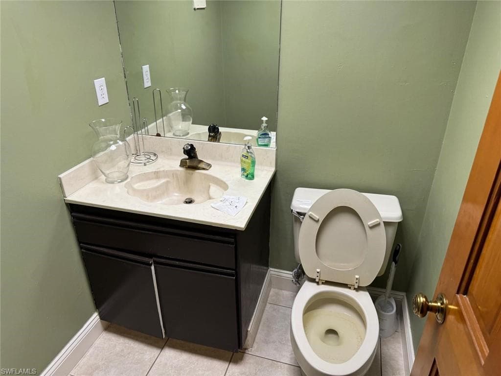 2335 Tamiami Trl N W303, Naples, FL 34103-12