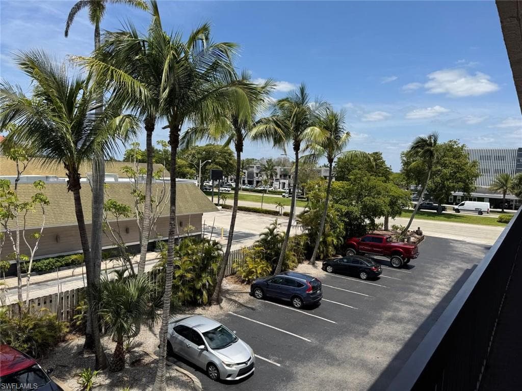 2335 Tamiami Trl N W303, Naples, FL 34103-2