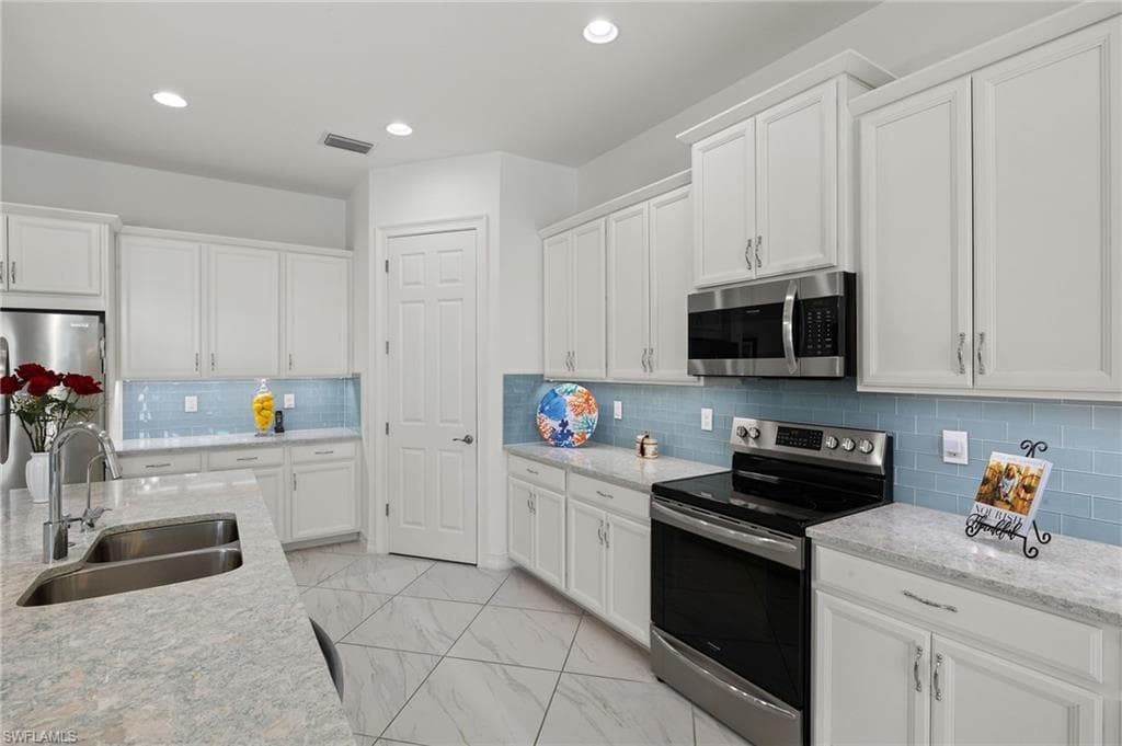 14809 Windward Ln, Naples, FL 34114-13