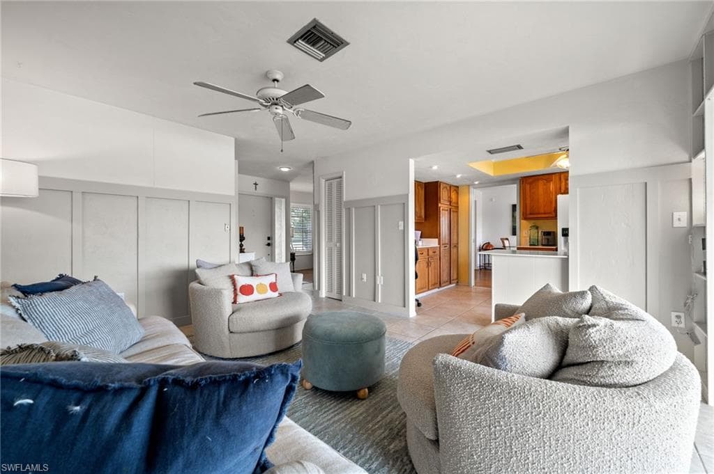 4469 Beechwood Lake Dr, Naples, FL 34112-25