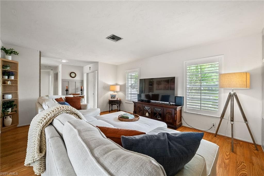 4469 Beechwood Lake Dr, Naples, FL 34112-32