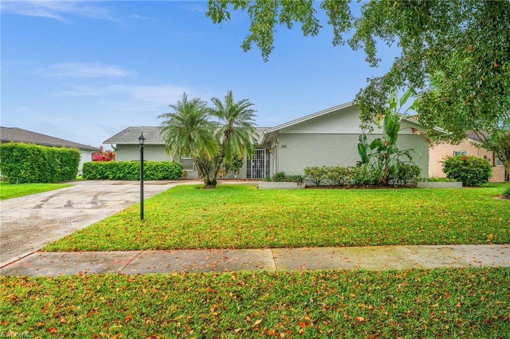 4469 Beechwood Lake Dr, Naples, FL 34112-35
