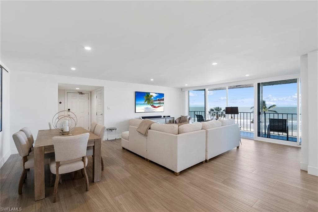 10701 Gulf Shore Dr 402, Naples, FL 34108-11