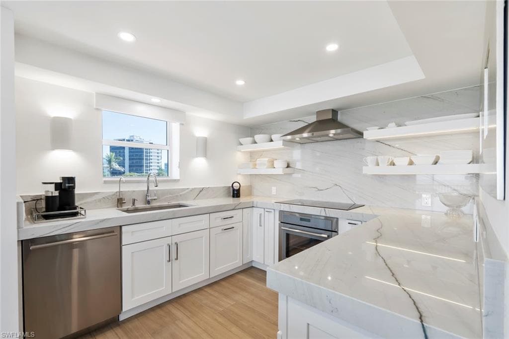 10701 Gulf Shore Dr 402, Naples, FL 34108-17