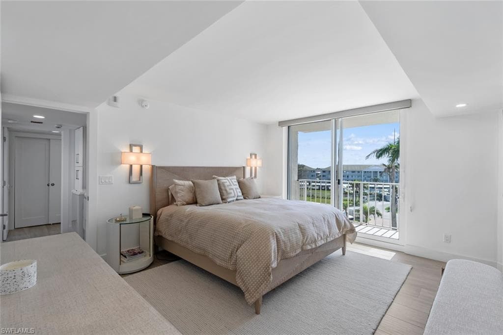 10701 Gulf Shore Dr 402, Naples, FL 34108-22