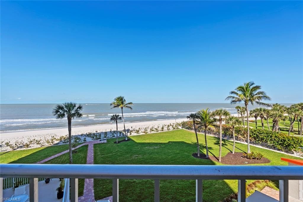 10701 Gulf Shore Dr 402, Naples, FL 34108-32