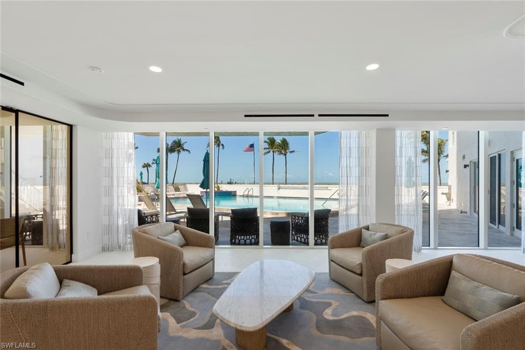 10701 Gulf Shore Dr 402, Naples, FL 34108-37