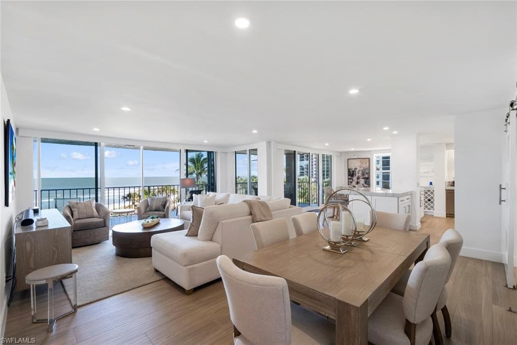 10701 Gulf Shore Dr 402, Naples, FL 34108-2