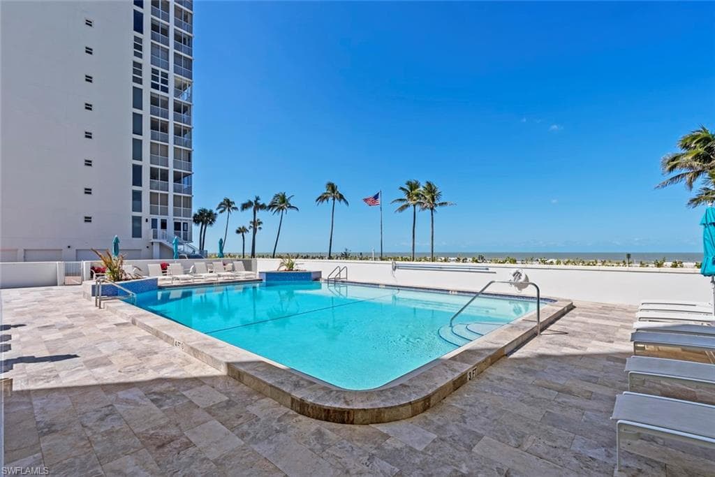 10701 Gulf Shore Dr 402, Naples, FL 34108-38