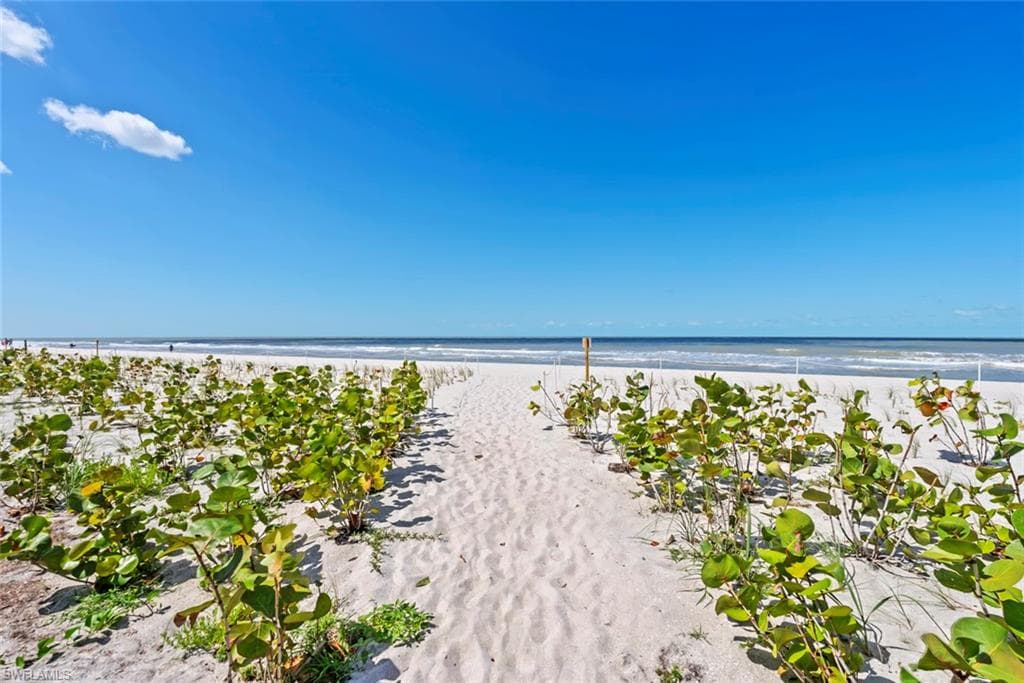 10701 Gulf Shore Dr 402, Naples, FL 34108-44