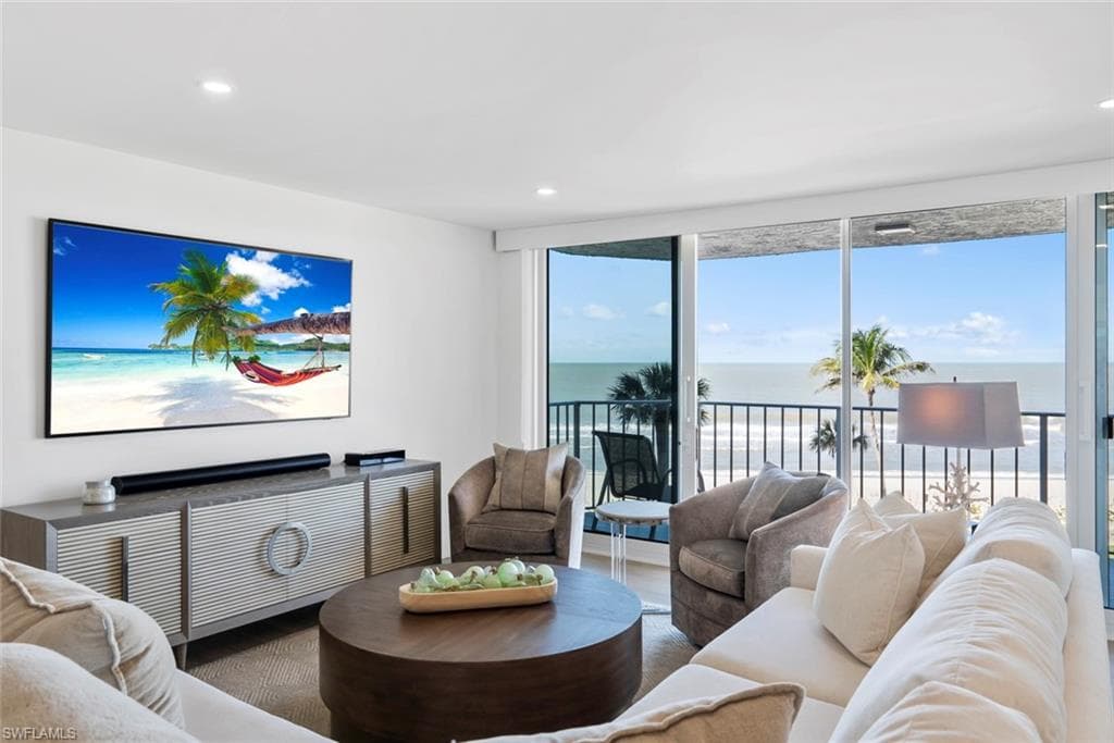 10701 Gulf Shore Dr 402, Naples, FL 34108-4