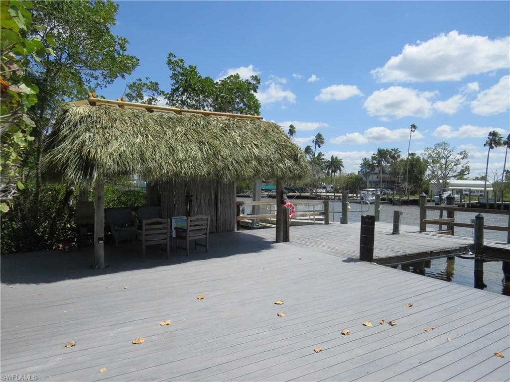 305 Storter Ave N 16, Everglades City, FL 34139-38