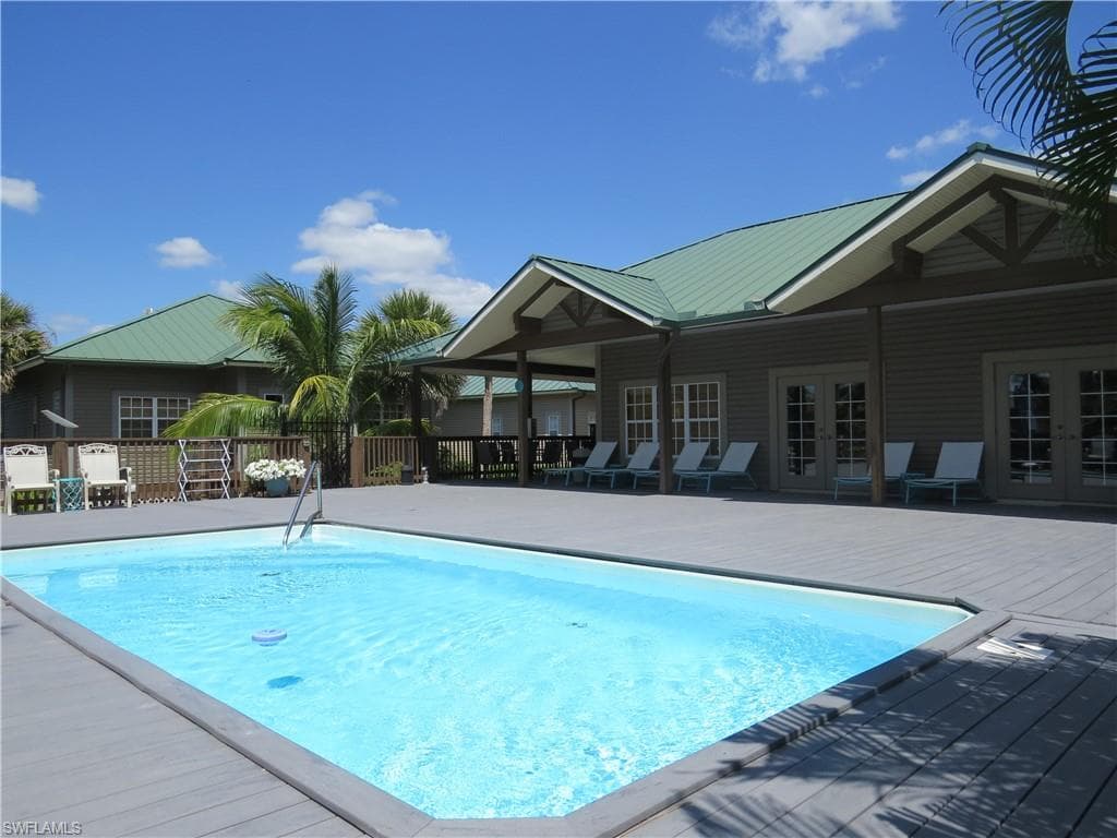 305 Storter Ave N 16, Everglades City, FL 34139-46