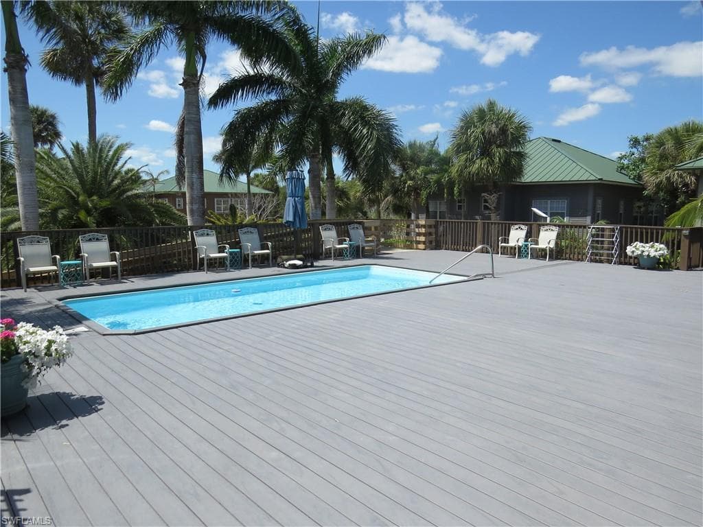 305 Storter Ave N 16, Everglades City, FL 34139-47