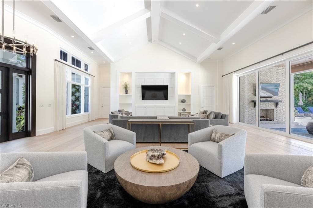 702 Bobwhite Ln, Naples, FL 34108-4