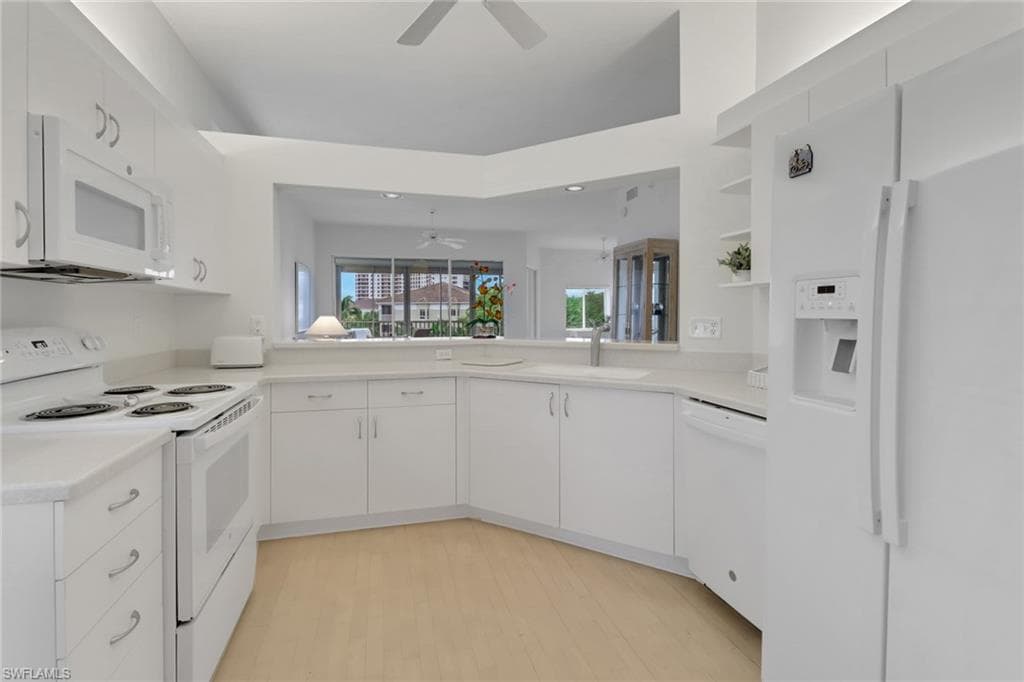 7654 Pebble Creek Cir 5-301, Naples, FL 34108-10