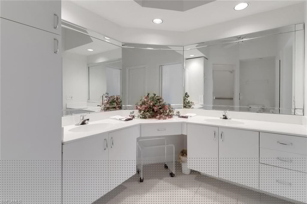 7654 Pebble Creek Cir 5-301, Naples, FL 34108-19
