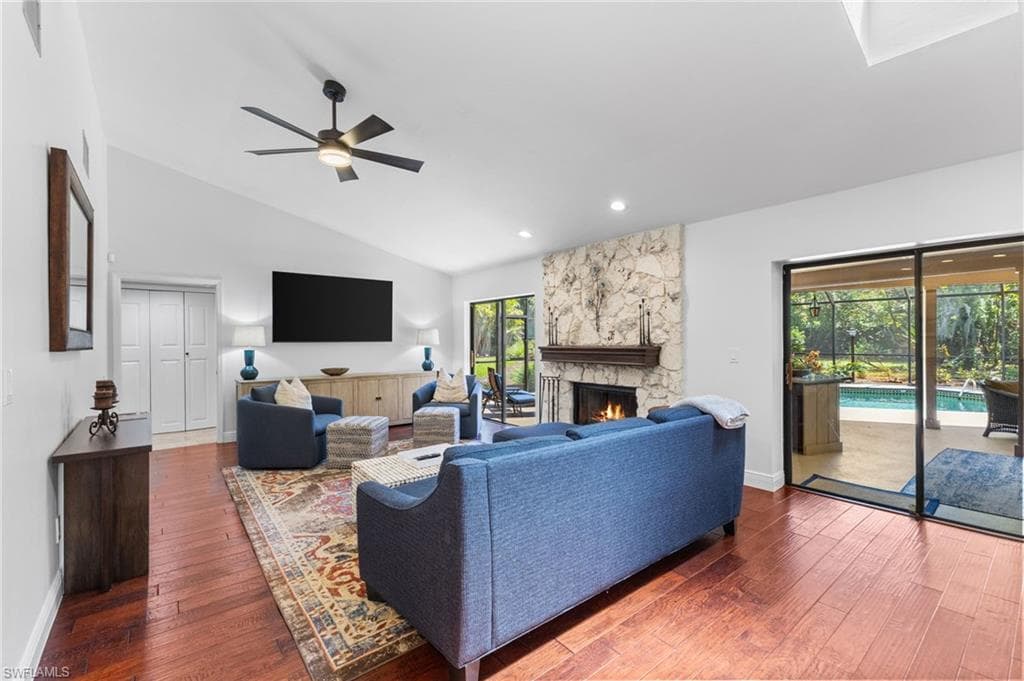 6846 Trail Blvd, Naples, FL 34108-12