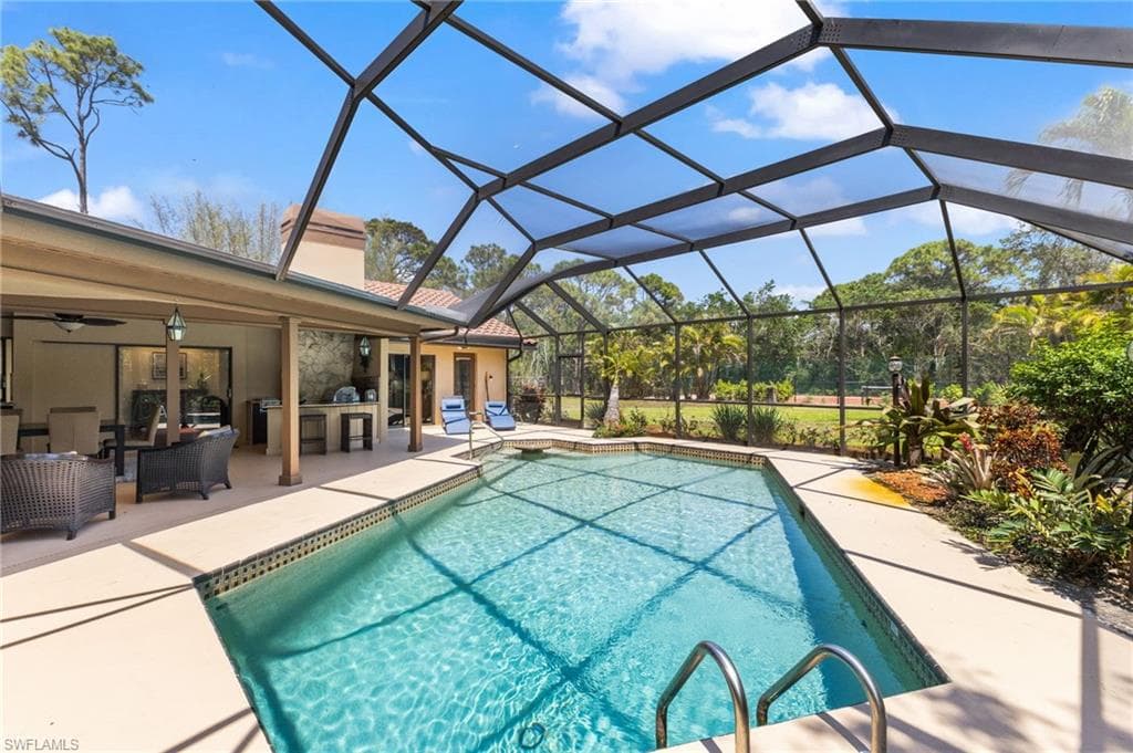 6846 Trail Blvd, Naples, FL 34108-18