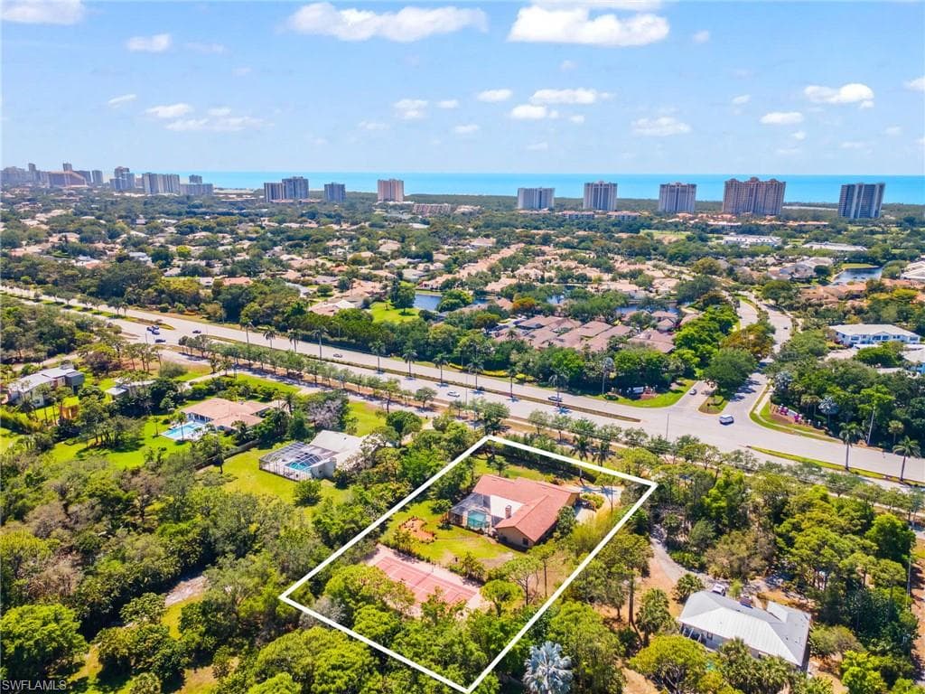 6846 Trail Blvd, Naples, FL 34108-1