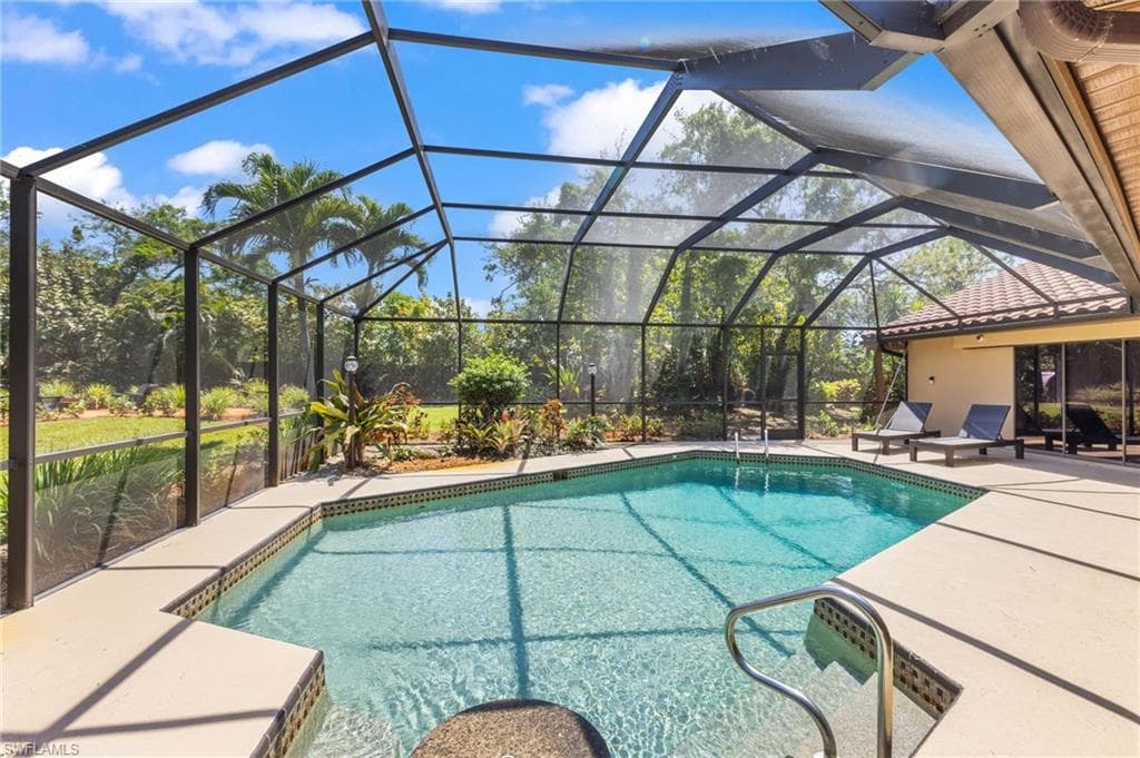 6846 Trail Blvd, Naples, FL 34108-19