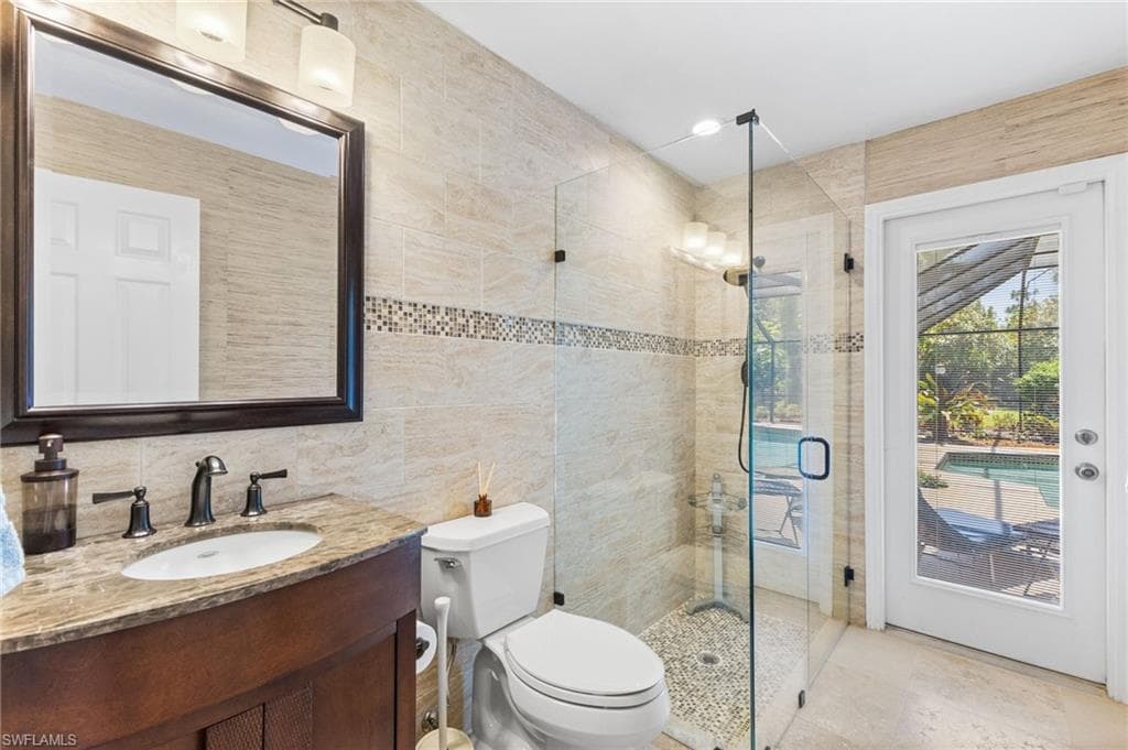 6846 Trail Blvd, Naples, FL 34108-33
