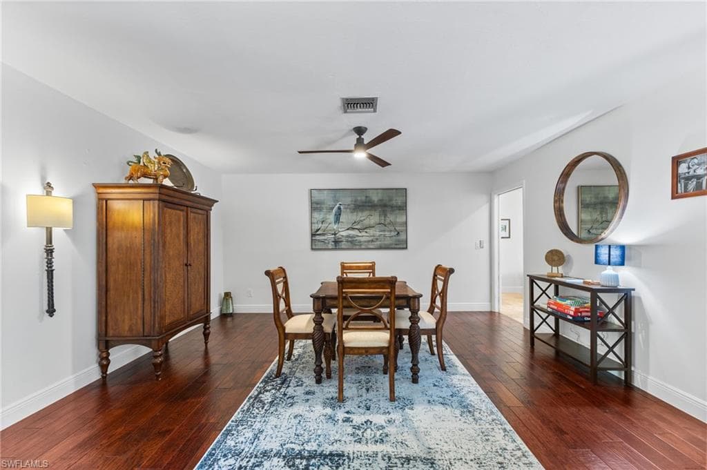 6846 Trail Blvd, Naples, FL 34108-7