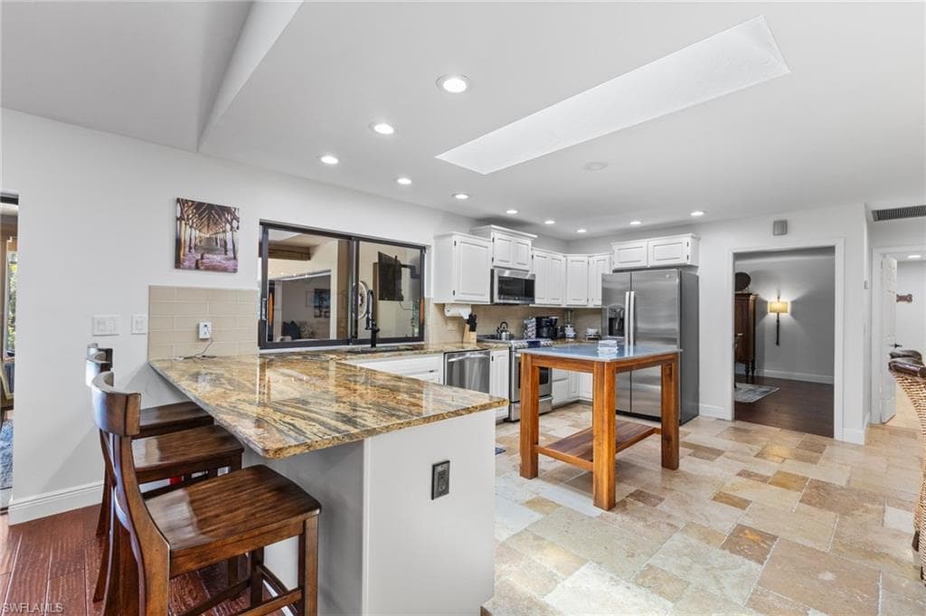 6846 Trail Blvd, Naples, FL 34108-8