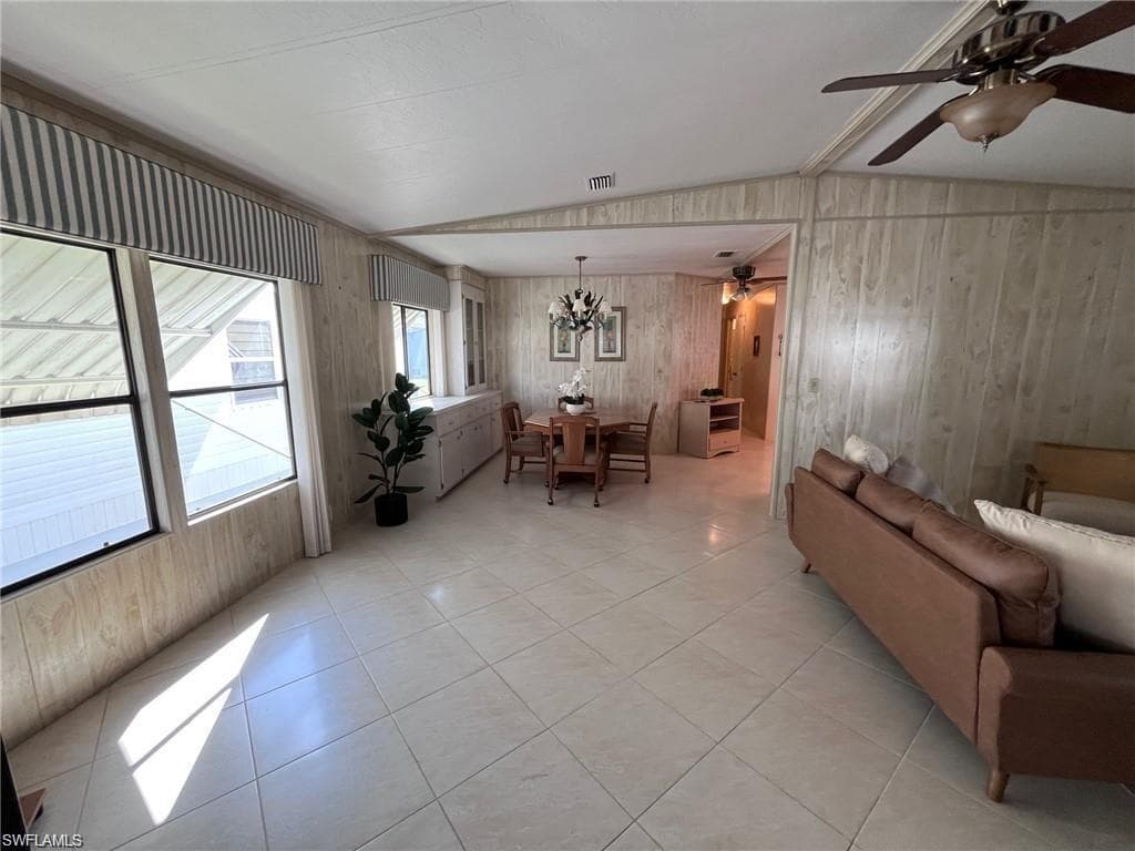 18 Aquamarine Ave 18q, Naples, FL 34114-9