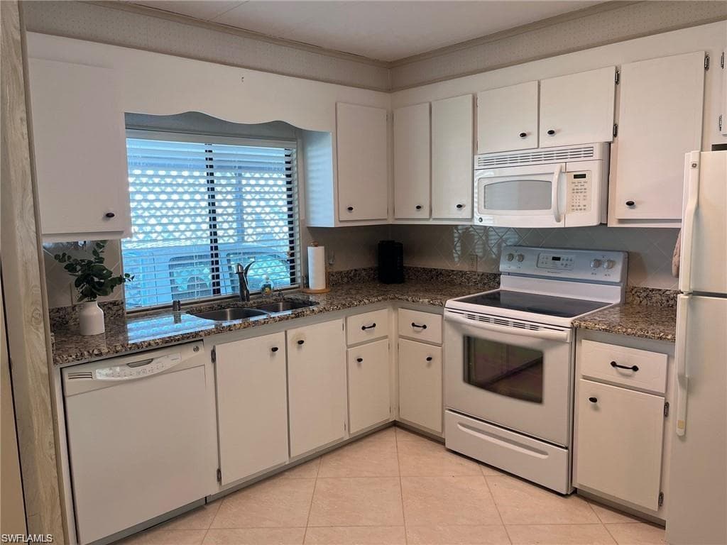 18 Aquamarine Ave 18q, Naples, FL 34114-10
