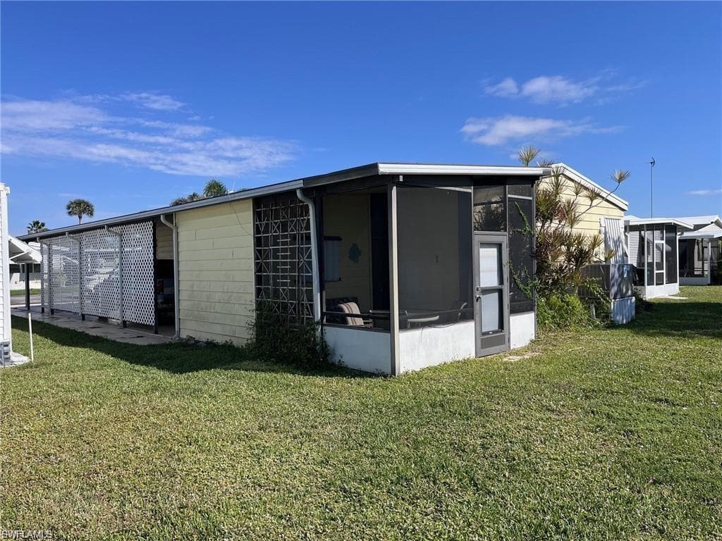 18 Aquamarine Ave 18q, Naples, FL 34114-17