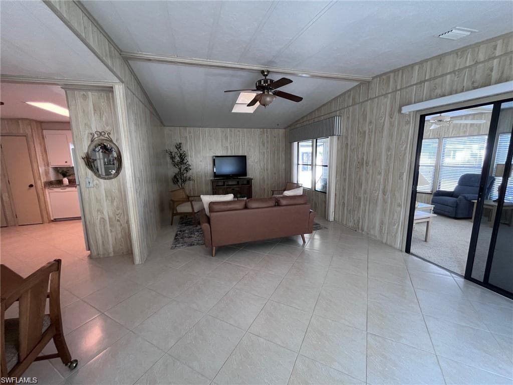 18 Aquamarine Ave 18q, Naples, FL 34114-8