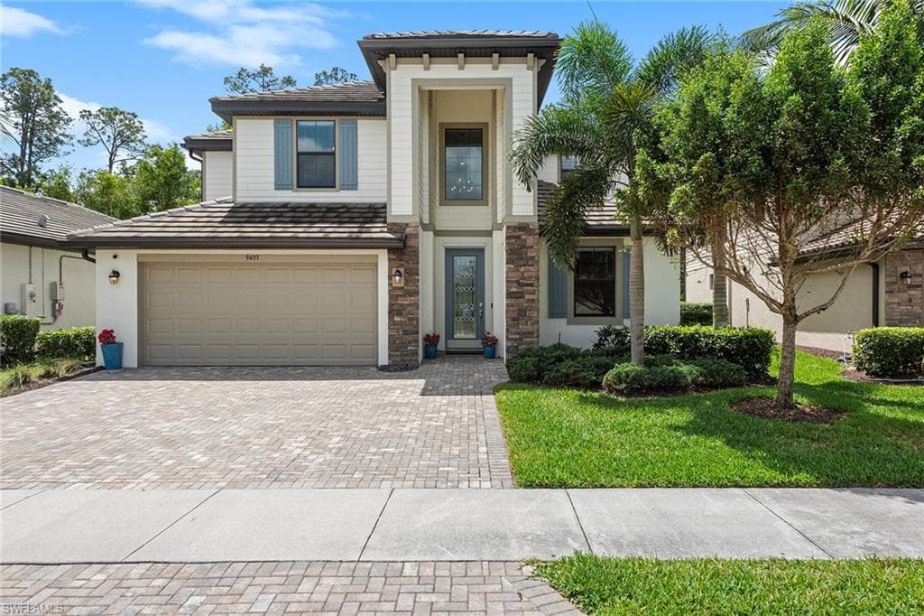 9403 Foxglove Ln, Naples, FL 34120-1