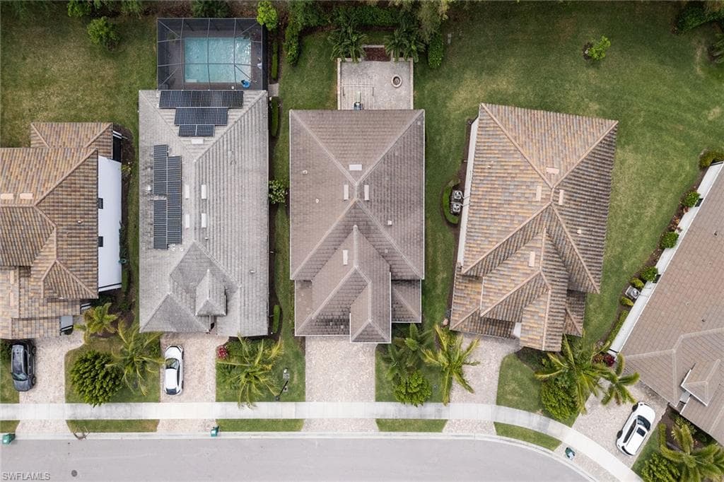 9403 Foxglove Ln, Naples, FL 34120-32